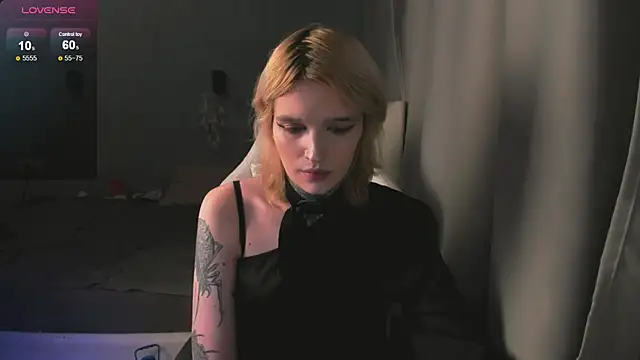 Snapshot of Simona_Rain chatting on 12/05/25, 01:16 Simona Rain online show from 12/05/25, 01:16