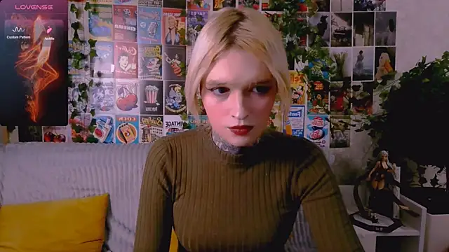 Snapshot of Simona_Rain chatting on 11/21/25, 01:26 Simona Rain online show from 11/21/25, 01:26