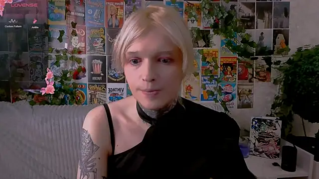 Snapshot of Simona_Rain chatting on 10/10/25, 12:22 Simona Rain online show from 10/10/25, 12:22