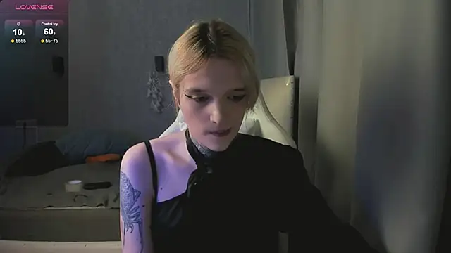 Snapshot of Simona_Rain chatting on 12/02/25, 10:55 Simona Rain online show from 12/02/25, 10:55