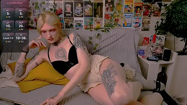 Snapshot of Simona_Rain chatting on 09/26/25, 11:22 Simona Rain online show from 09/26/25, 11:22