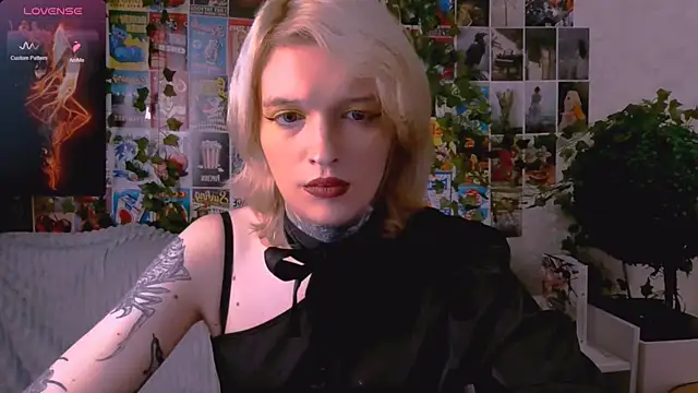 Snapshot of Simona_Rain chatting on 11/01/25, 10:36 Simona Rain online show from 11/01/25, 10:36