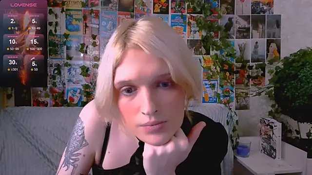 Snapshot of Simona_Rain chatting on 10/29/25, 10:31 Simona Rain online show from 10/29/25, 10:31