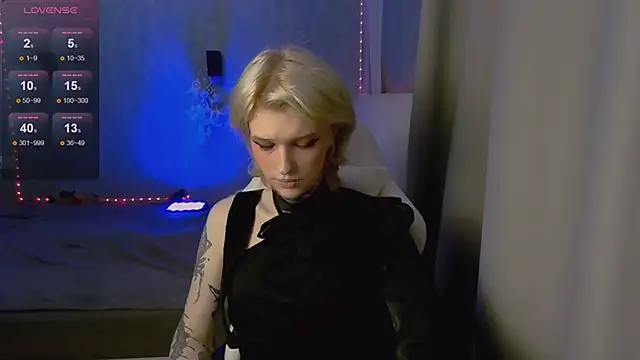 Snapshot of Simona_Rain chatting on 09/17/25, 11:29 Simona Rain online show from 09/17/25, 11:29