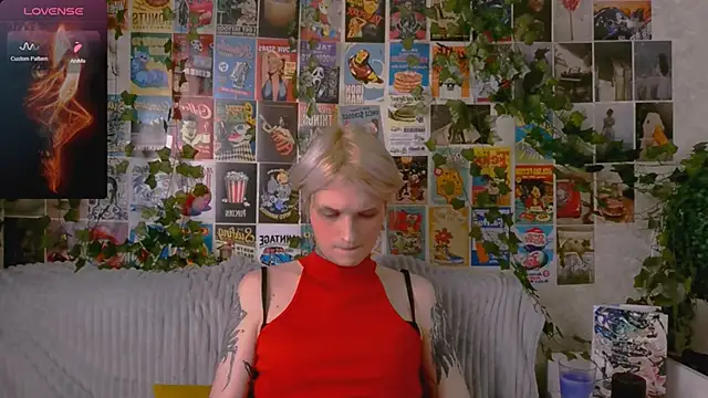 Snapshot of Simona_Rain chatting on 10/13/25, 12:45 Simona Rain online show from 10/13/25, 12:45