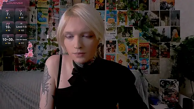 Snapshot of Simona_Rain chatting on 10/04/25, 03:08 Simona Rain online show from 10/04/25, 03:08