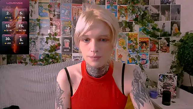 Snapshot of Simona_Rain chatting on 10/12/25, 12:12 Simona Rain online show from 10/12/25, 12:12