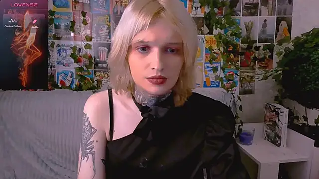 Snapshot of Simona_Rain chatting on 10/31/25, 11:33 Simona Rain online show from 10/31/25, 11:33