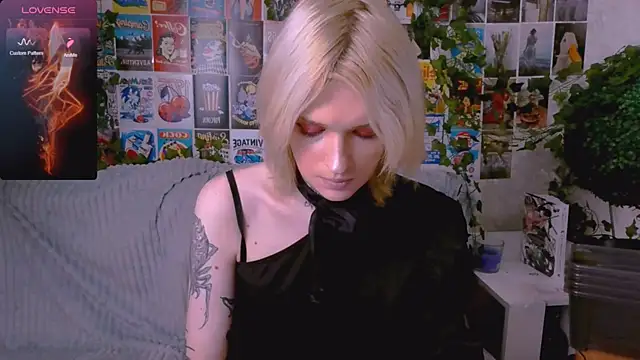 Snapshot of Simona_Rain chatting on 11/06/25, 10:14 Simona Rain online show from 11/06/25, 10:14