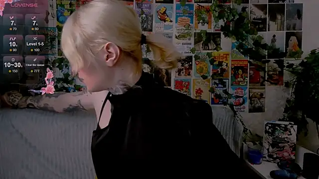 Snapshot of Simona_Rain chatting on 10/04/25, 11:06 Simona Rain online show from 10/04/25, 11:06