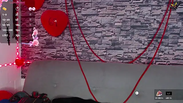 Snapshot of sofi_bronw chatting on 02/17/25, 09:00 sofi bronw online show from 02/17/25, 09:00