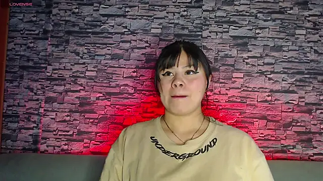Snapshot of sofi_bronw chatting on 03/12/25, 08:52 sofi bronw online show from 03/12/25, 08:52