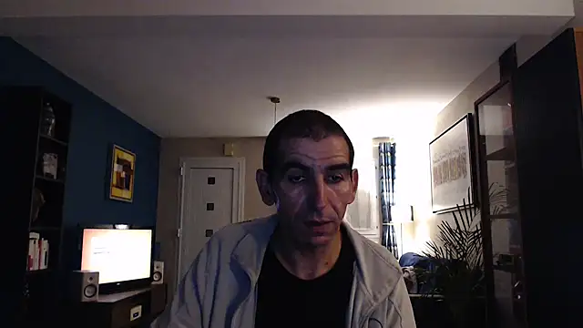 Snapshot of Samir_44200 chatting on 12/05/24, 05:44 Samir 44200 online show from 12/05/24, 05:44