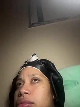 Snapshot of shyfr34k chatting on 01/25/25, 01:10 shyfr34k online show from 01/25/25, 01:10