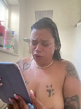 Snapshot of shyfr34k chatting on 01/25/25, 01:52 shyfr34k online show from 01/25/25, 01:52