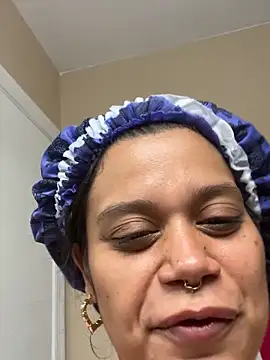 Snapshot of shyfr34k chatting on 02/22/25, 01:44 shyfr34k online show from 02/22/25, 01:44