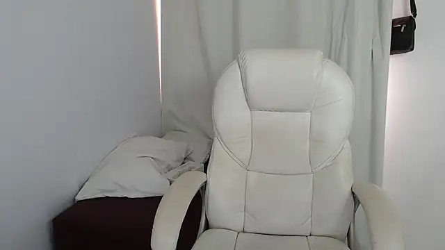 Xileny-Halliwey online show from 09/14/25, 03:45