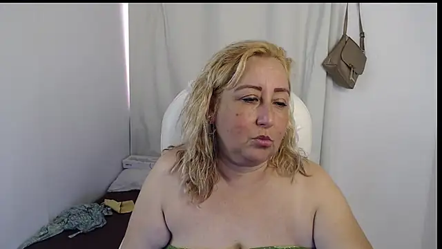 Xileny-Halliwey online show from 10/02/25, 05:16