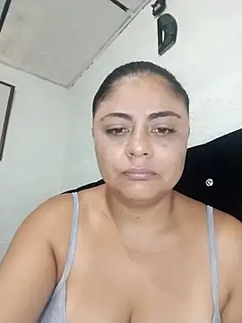 ElizabethWeil online show from 04/12/26, 12:30