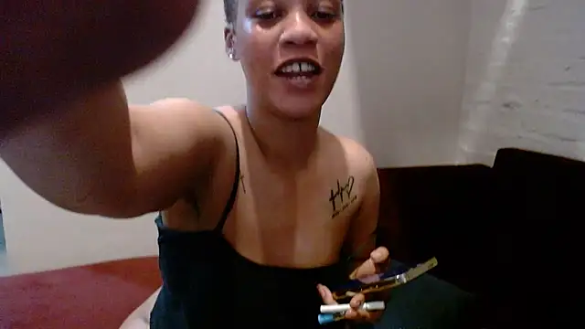 Snapshot of LolaTwerksXX chatting on 10/01/25, 06:45 LolaTwerksXX online show from 10/01/25, 06:45