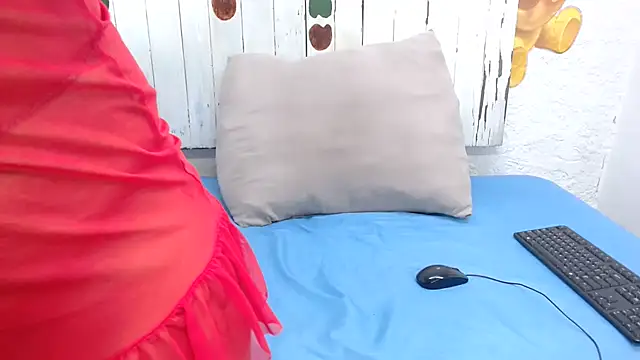 Snapshot of LolaTwerksXX chatting on 10/07/25, 12:28 LolaTwerksXX online show from 10/07/25, 12:28