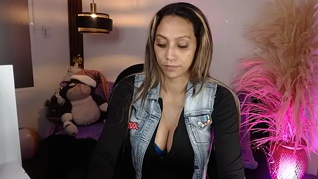 salome drasin online show from 11/14/25, 02:59