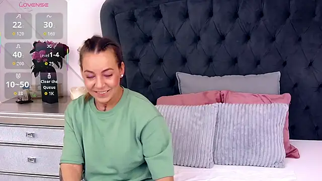 Snapshot of KatyNolan chatting on 03/19/26, 01:00 KatyNolan online show from 03/19/26, 01:00