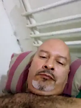 Snapshot of Juan_45 chatting on 06/03/26, 02:33 Juan 45 online show from 06/03/26, 02:33