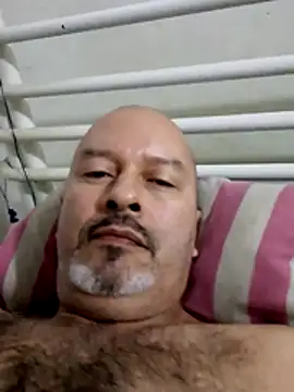 Snapshot of Juan_45 chatting on 07/13/26, 11:48 Juan 45 online show from 07/13/26, 11:48