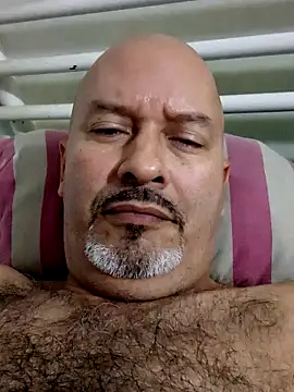 Snapshot of Juan_45 chatting on 07/12/26, 04:24 Juan 45 online show from 07/12/26, 04:24