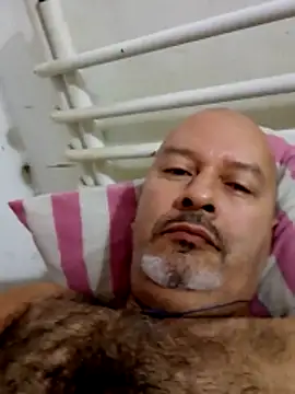 Snapshot of Juan_45 chatting on 06/15/26, 01:22 Juan 45 online show from 06/15/26, 01:22