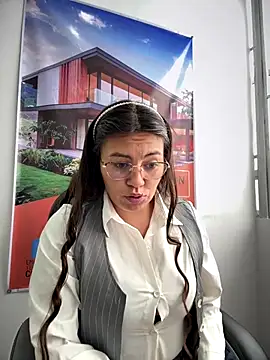 LIZ-06  online show from 12/02/25, 01:35