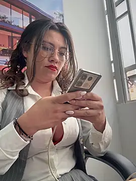 Snapshot of LIZ-06_ chatting on 12/19/25, 03:36 LIZ-06 online show from 12/19/25, 03:36