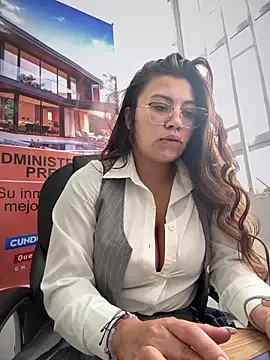 LIZ-06  online show from 12/04/25, 01:32