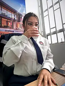 LIZ-06  online show from 11/06/25, 02:10