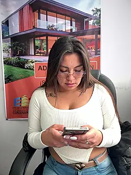 Snapshot of LIZ-06_ chatting on 01/12/26, 04:36 LIZ-06 online show from 01/12/26, 04:36