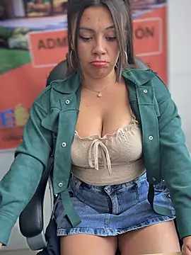 Snapshot of LIZ-06_ chatting on 01/16/26, 01:48 LIZ-06 online show from 01/16/26, 01:48