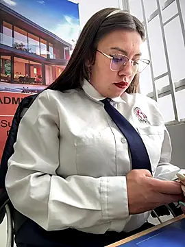 LIZ-06  online show from 11/05/25, 01:47