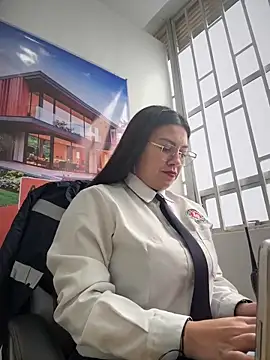 LIZ-06  online show from 10/29/25, 12:37