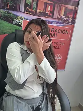 LIZ-06  online show from 11/26/25, 01:00