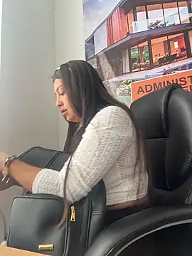 Snapshot of LIZ-06_ chatting on 02/17/26, 01:30 LIZ-06 online show from 02/17/26, 01:30