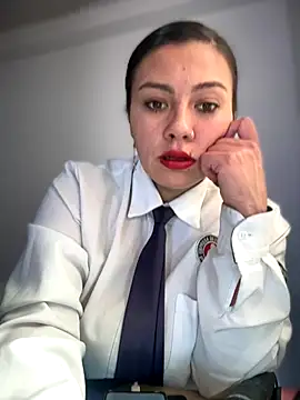 Snapshot of LIZ-06_ chatting on 10/15/25, 03:20 LIZ-06 online show from 10/15/25, 03:20