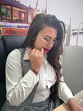 LIZ-06  online show from 11/27/25, 12:49