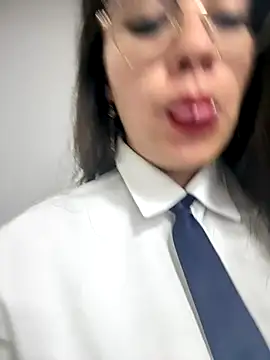 LIZ-06  online show from 11/13/25, 03:05