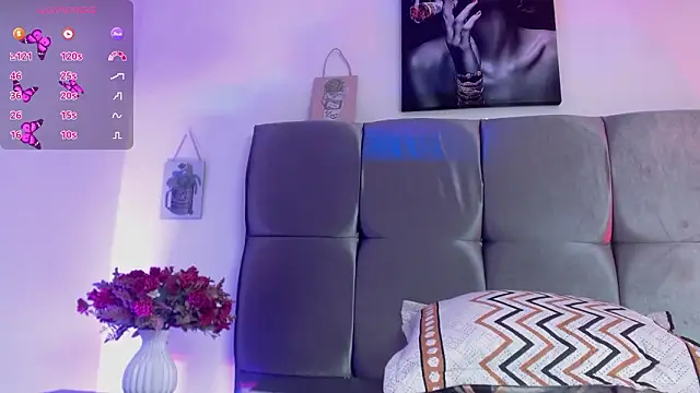 Snapshot of Hellen_starx chatting on 02/23/26, 04:07 Hellen starx online show from 02/23/26, 04:07