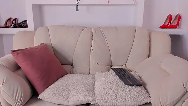 Snapshot of Radiant_Naomi chatting on 11/29/25, 11:43 Radiant Naomi online show from 11/29/25, 11:43