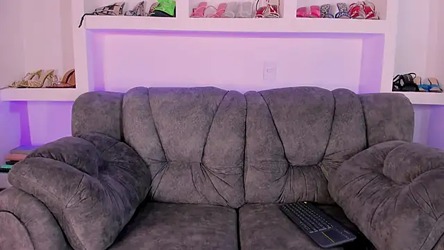 Radiant Naomi online show from 03/26/26, 11:30