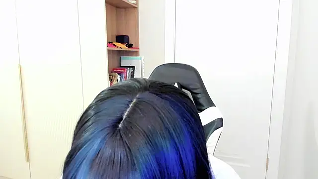 may mia online show from 12/05/25, 03:05