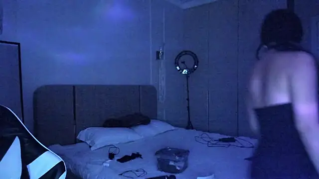 may mia online show from 01/09/26, 03:19