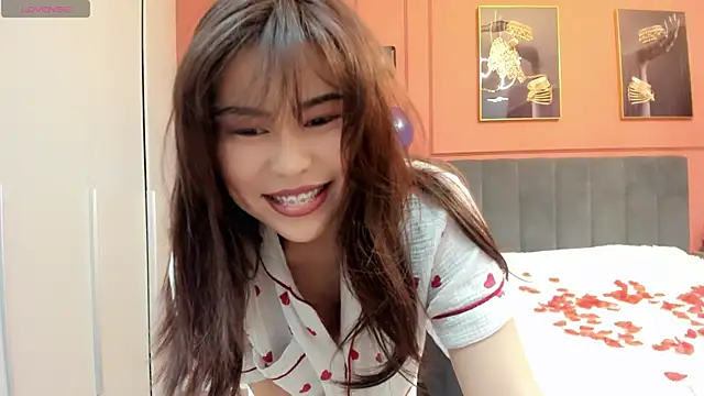 Snapshot of may_mia chatting on 03/10/25, 07:00 may mia online show from 03/10/25, 07:00